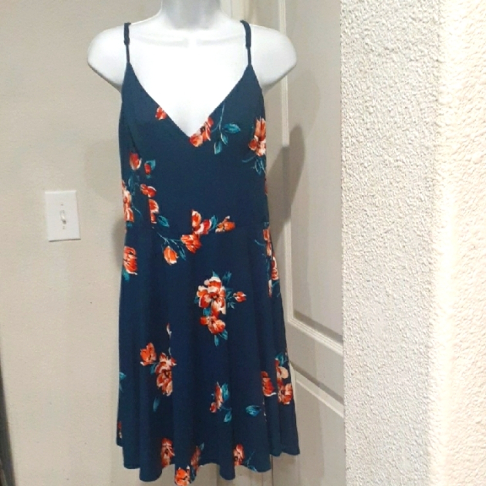 NINE BRITTON Cross Back Flowy Sundress Size M